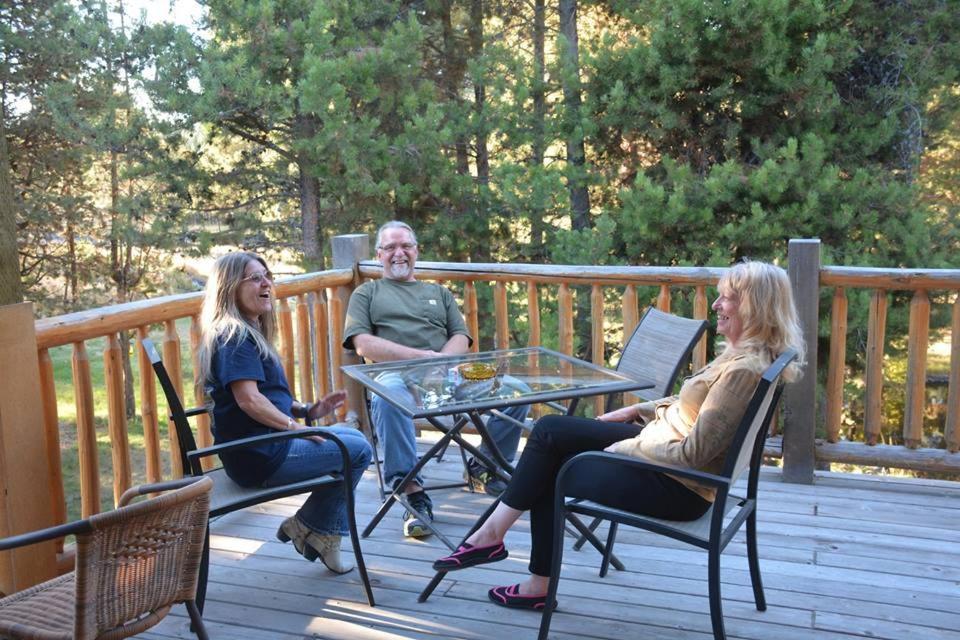 Diamondstone Guest Lodges La Pine Exterior foto
